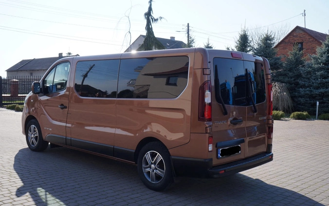 Renault Trafic cena 79500 przebieg: 210000, rok produkcji 2016 z Bodzentyn małe 277